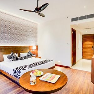 Hotel Caves Plaza Near Igi Airport Delhi